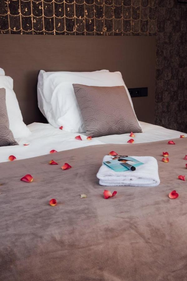 Harbour Suites Boutique Hotel Монникендам Экстерьер фото