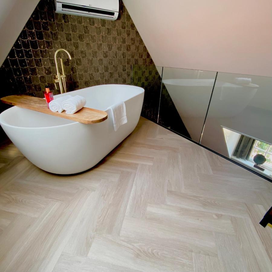 Harbour Suites Boutique Hotel Монникендам Экстерьер фото