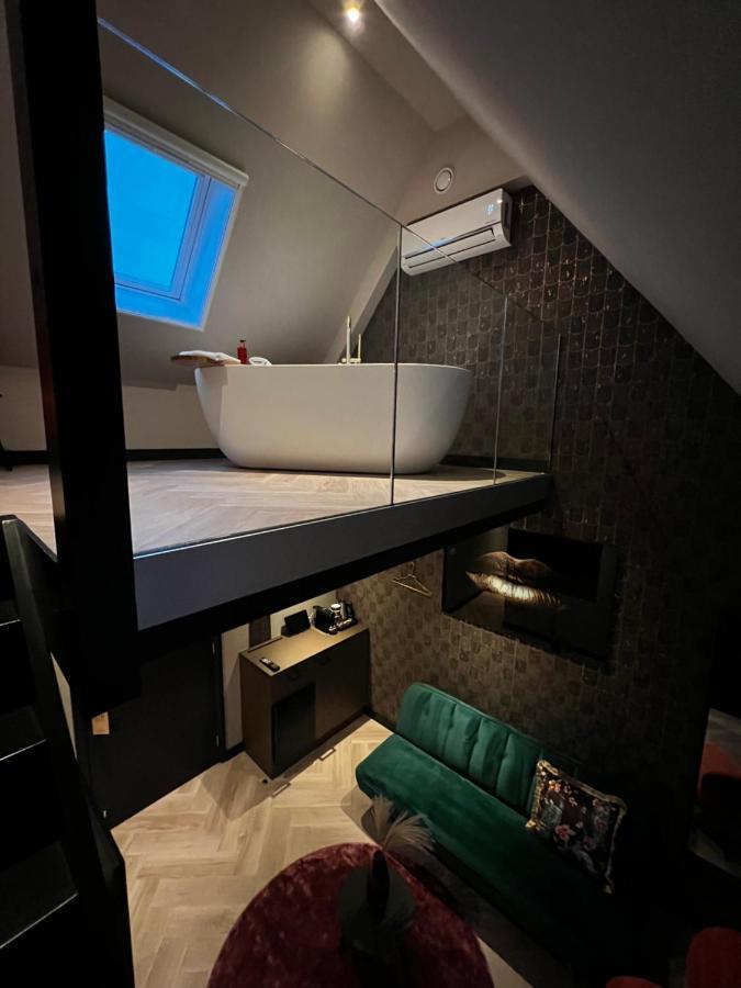 Harbour Suites Boutique Hotel Монникендам Экстерьер фото